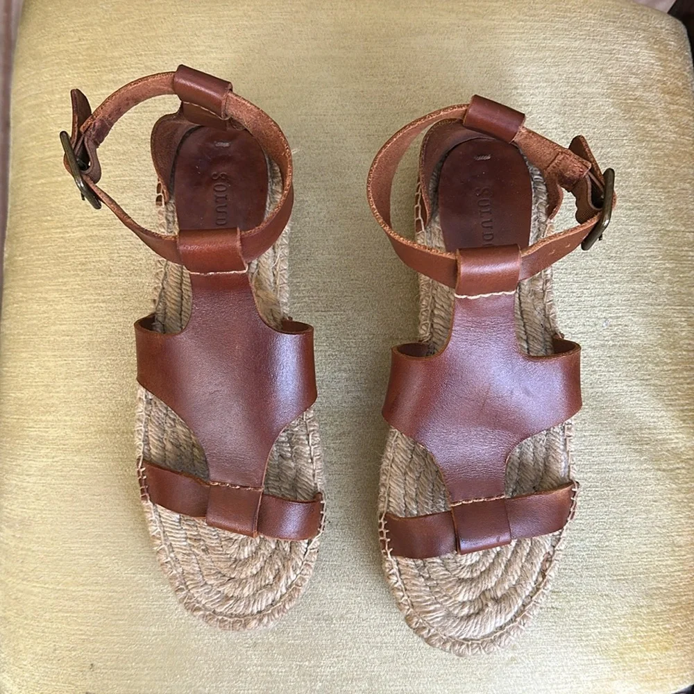 Soludos step out